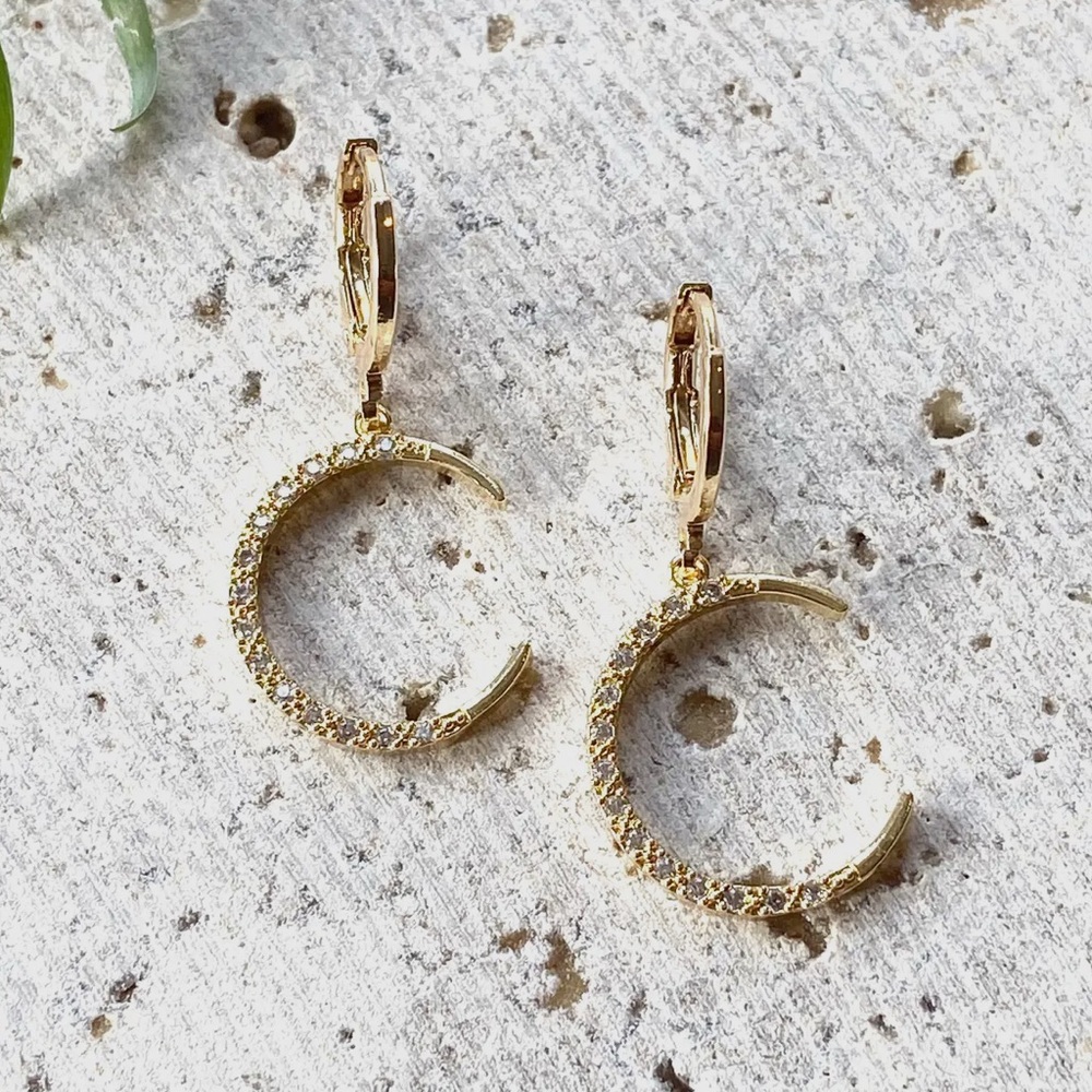 Elegant Gold Crescent Earrings